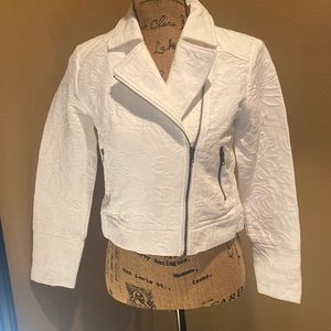 Cupcakes & Cashmere brand jacket size small nwt